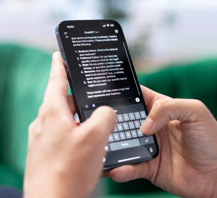 Estrategia on page y off page para incrementar tu visibilidad y tráfico procedente de usuarios que buscan en los principales LLMs y plataformas de IA